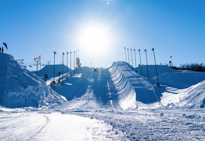 Halfpipe and slopestyle facilities at WinSport