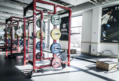 Squatting racks for training programs 