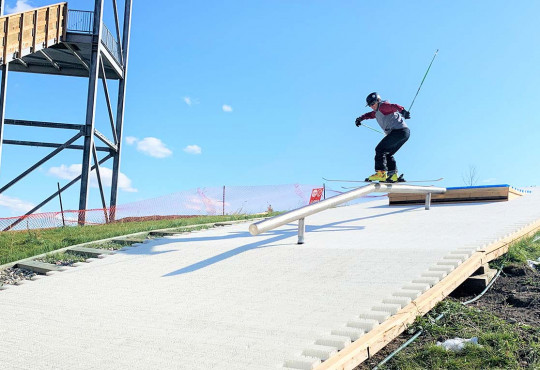 WinSport DrySlope skieronarailonthedryslope