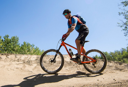 Winsport MountainBike adultrideronaberm hero