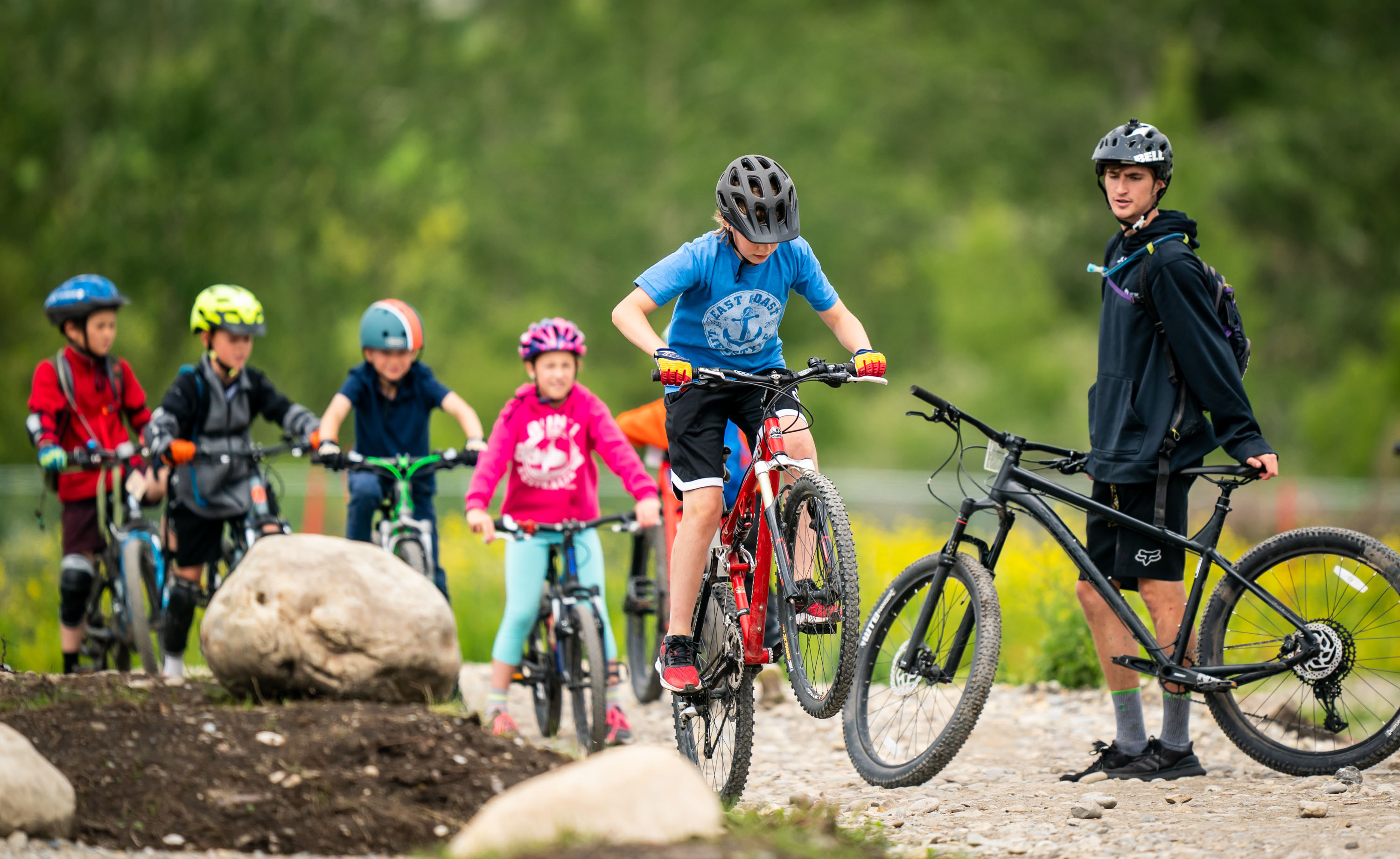 Winsport Mountainbiking instructorwithgroupofkids