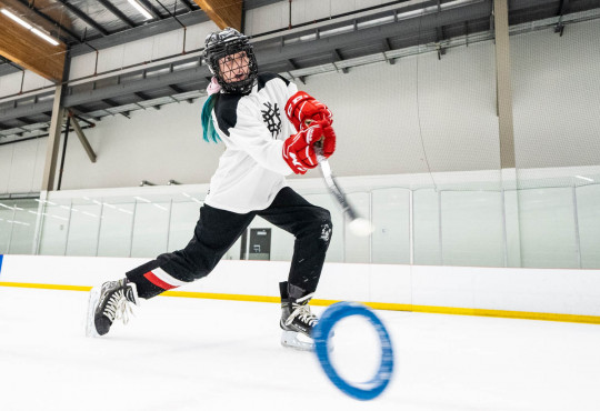 Winsport RingetteU14 teengirlshootsringacrosstheice