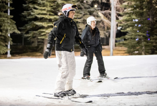 Winsport WomensProgram twowomensnightskiing