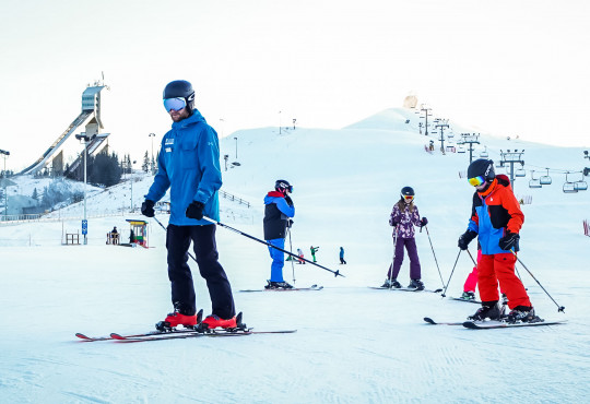 Winsport Skilesson youthlessonskiingdownhill